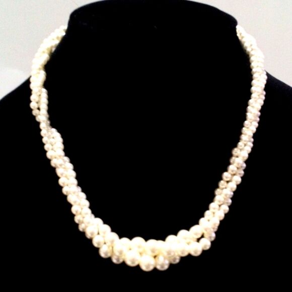 Vintage Napier Twisted Graduated White Faux Pearl Necklace - Picture 1 of 7